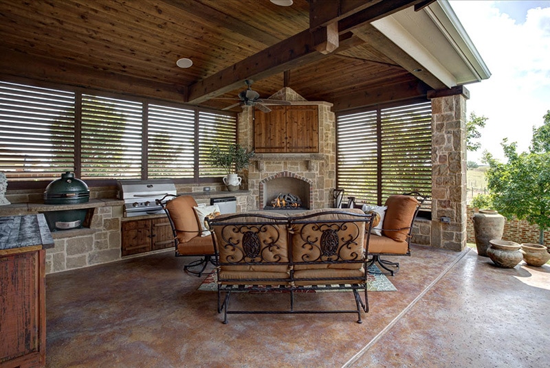 backpatioprivacyscreenaluminumshutters_orig